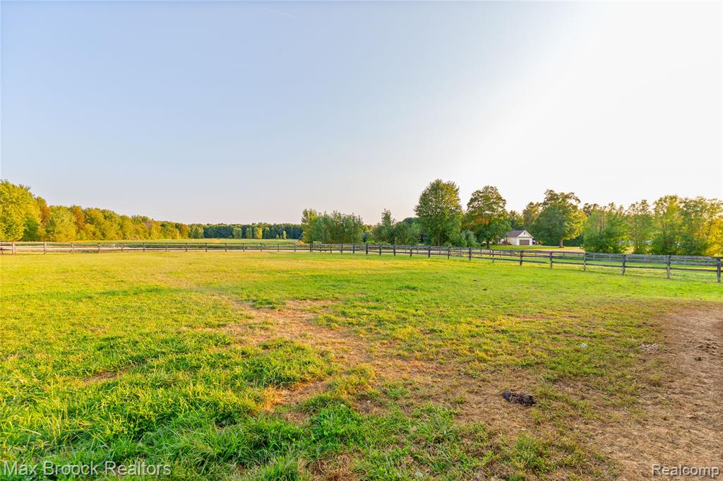 12374 West Stanley Road Flushing, MI 48433 - Photo 46 of 77 Gallery Image 46