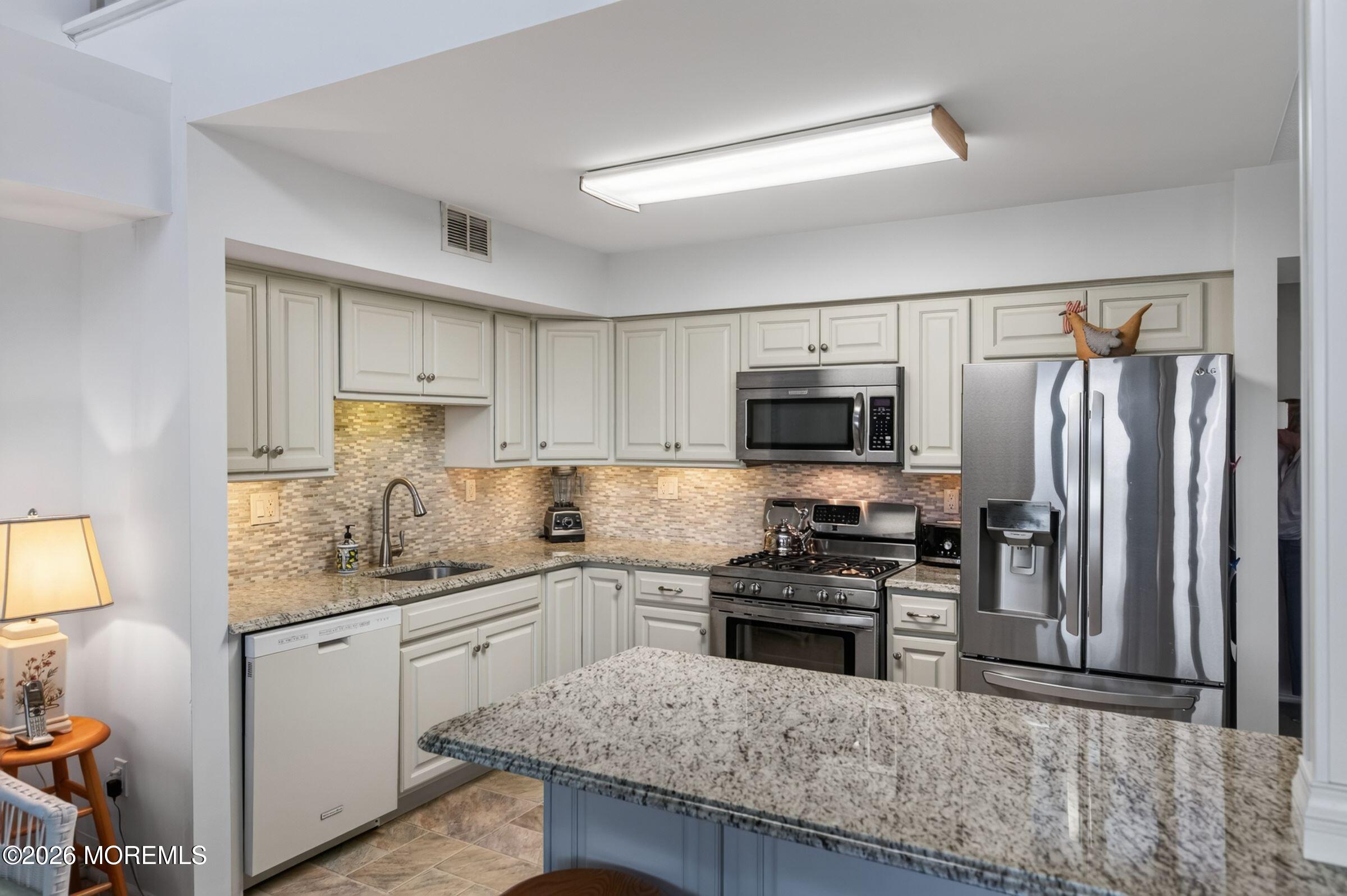 30 Portland Road, Unit A2 Highlands, NJ 07732 - Photo 7 of 27 Kitchen