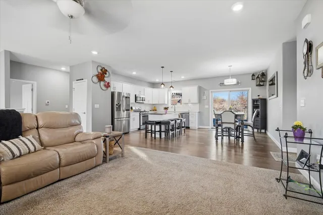 $449,900 | 500 Raef Road, Downs, IL 61736