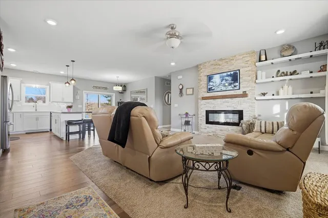 $449,900 | 500 Raef Road, Downs, IL 61736