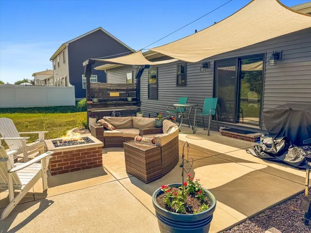 $449,900 | 500 Raef Road, Downs, IL 61736