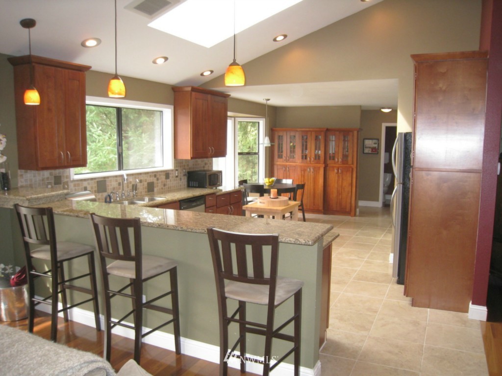 24218 Redmond-Fall City Road Northeast Redmond, WA 98053 - Photo 2 of 12 Gallery Image 2