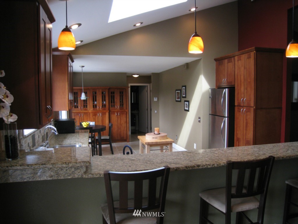 24218 Redmond-Fall City Road Northeast Redmond, WA 98053 - Photo 3 of 12 Gallery Image 3