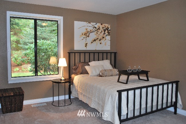 24218 Redmond-Fall City Road Northeast Redmond, WA 98053 - Photo 8 of 12 Gallery Image 8