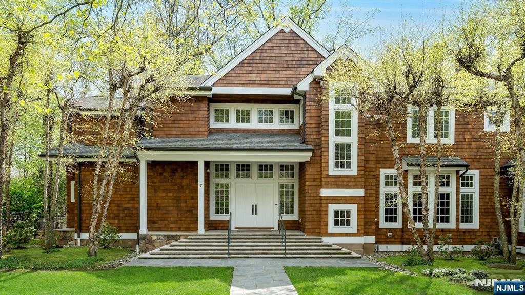 7 Charney Place Alpine, NJ 07620 - Photo 2 of 22