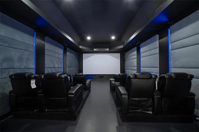 a view of a house with backyard and porch