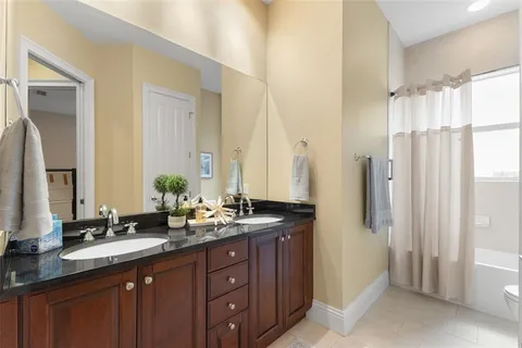 $1,250,000 | 11932 Royce Waterford Circle, Tampa, FL 33626