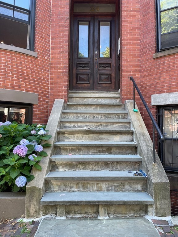 24 Appleton Street Boston, MA 02116 - Photo 2 of 9