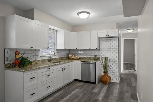 $330,000 | 10116 West 52nd Terrace, Merriam, KS 66203