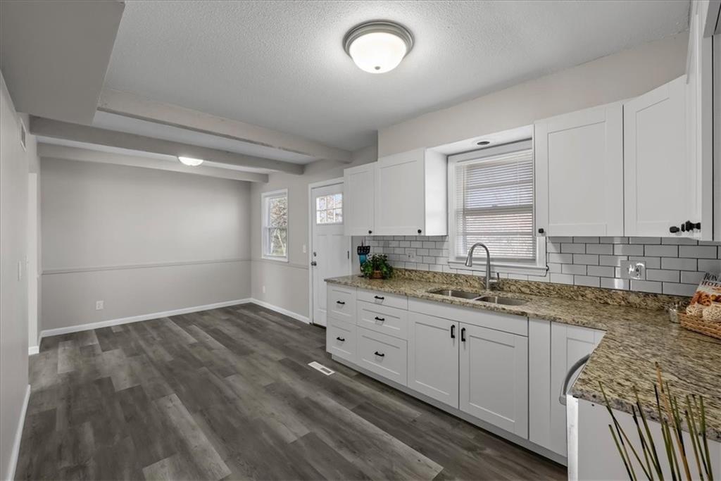 10116 West 52nd Terrace Merriam, KS 66203 - Photo 4 of 32