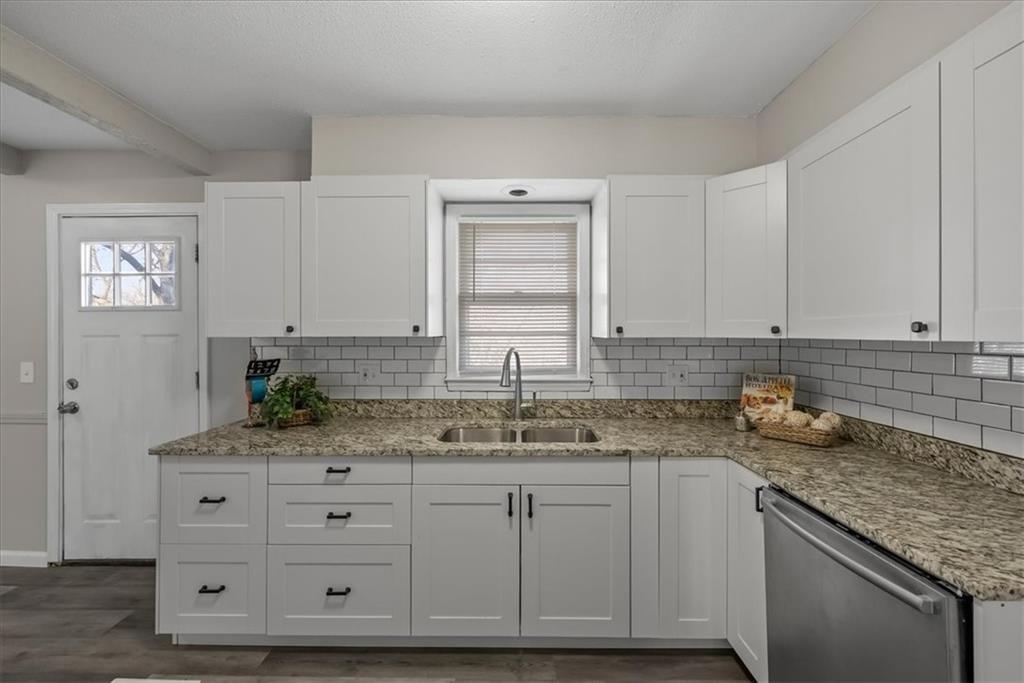 10116 West 52nd Terrace Merriam, KS 66203 - Photo 5 of 32