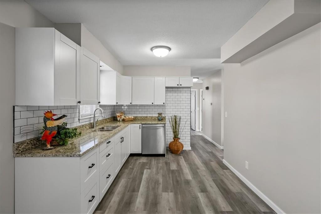 10116 West 52nd Terrace Merriam, KS 66203 - Photo 6 of 32