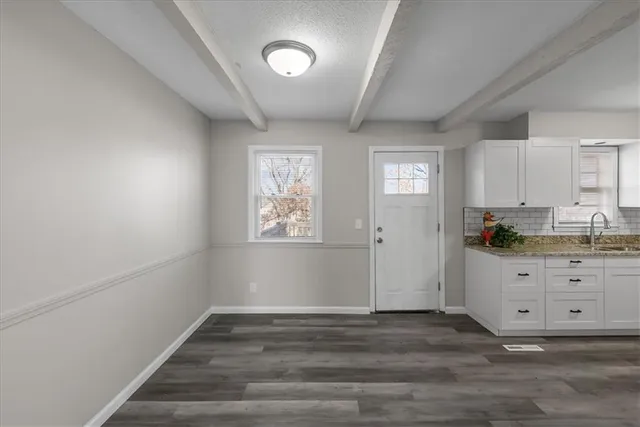 $330,000 | 10116 West 52nd Terrace, Merriam, KS 66203