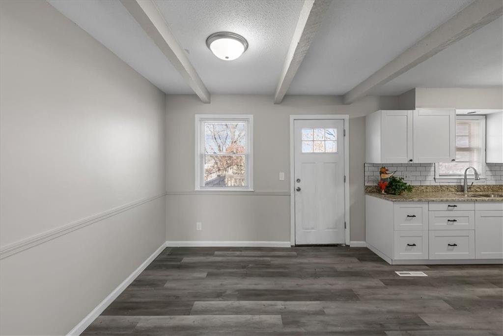 10116 West 52nd Terrace Merriam, KS 66203 - Photo 8 of 32