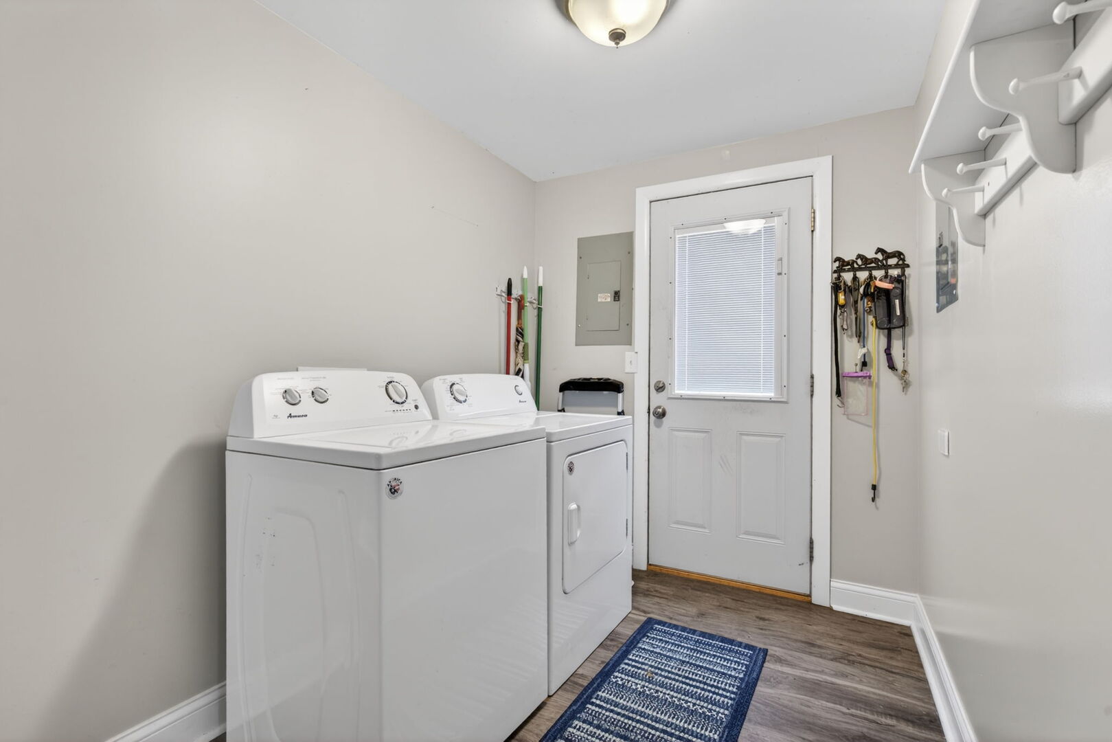 18530 West 3000 N Road, Unit 173 173 Reddick, IL 60961 - Photo 9 of 39 a utility room with dryer and washer
