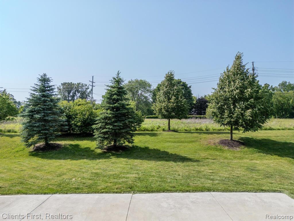 51214 Scarborough Road Canton, MI 48188 - Photo 31 of 40 Gallery Image 31