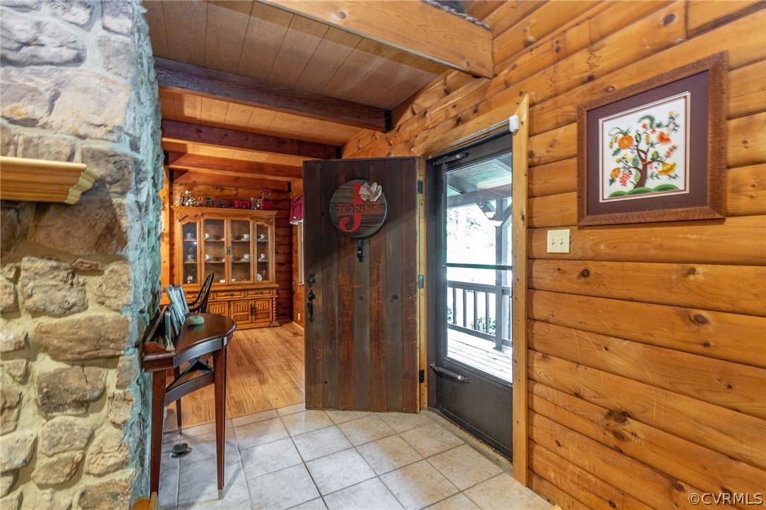 9901 Millers Run Road Chesterfield, VA 23236 - Photo 5 of 44 a view of an entryway with a window