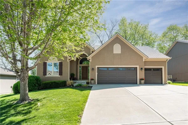 $525,000 | 5339 McCormick Drive, Shawnee, KS 66226