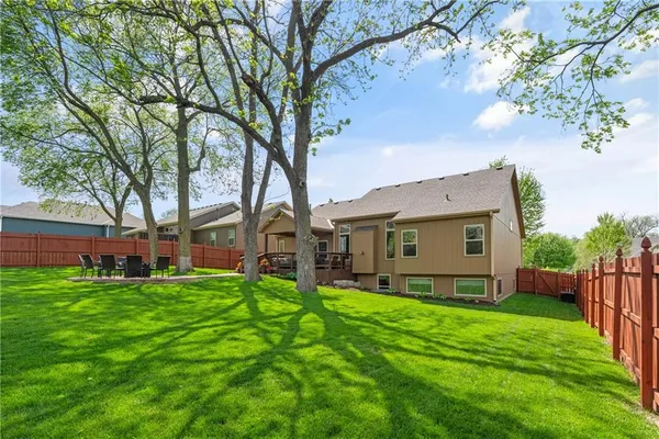 $525,000 | 5339 McCormick Drive, Shawnee, KS 66226