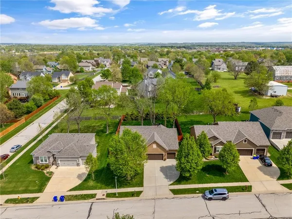$525,000 | 5339 McCormick Drive, Shawnee, KS 66226
