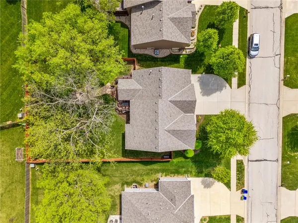 $525,000 | 5339 McCormick Drive, Shawnee, KS 66226