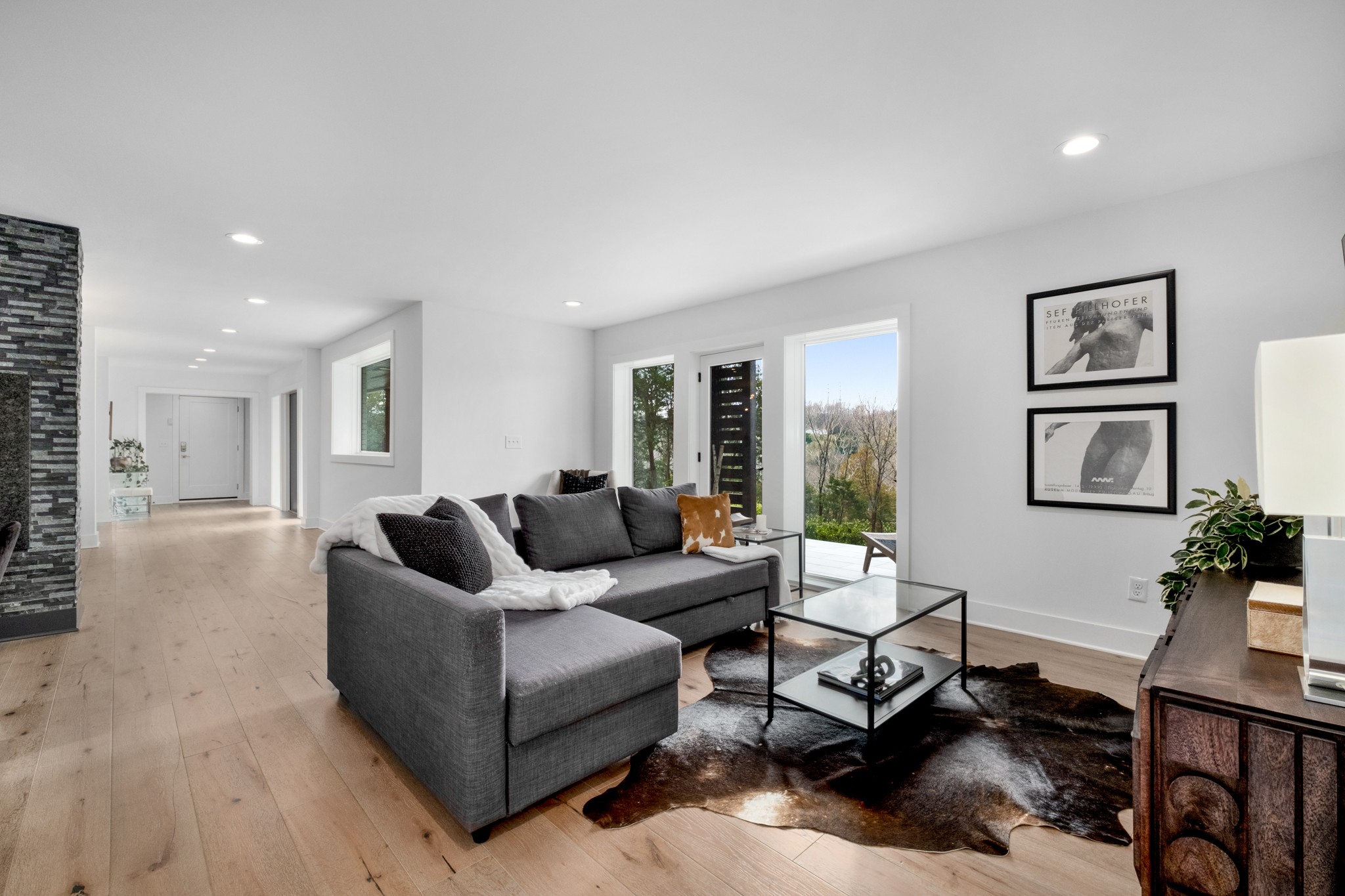 4628 Shys Hill Road Nashville, TN 37215 - Photo 13 of 42 a living room with furniture and a window