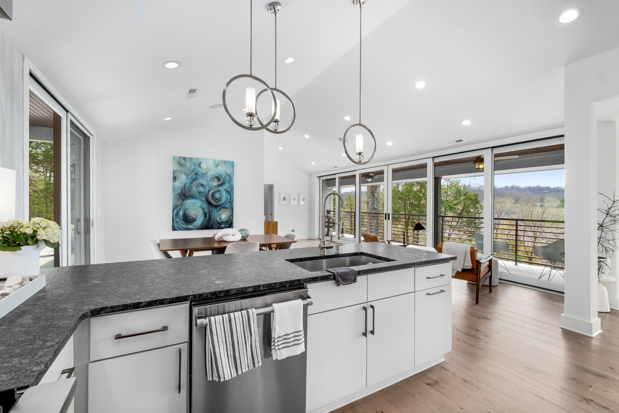 4628 Shys Hill Road Nashville, TN 37215 - Photo 19 of 42 a very nice looking kitchen with granite countertop a large window