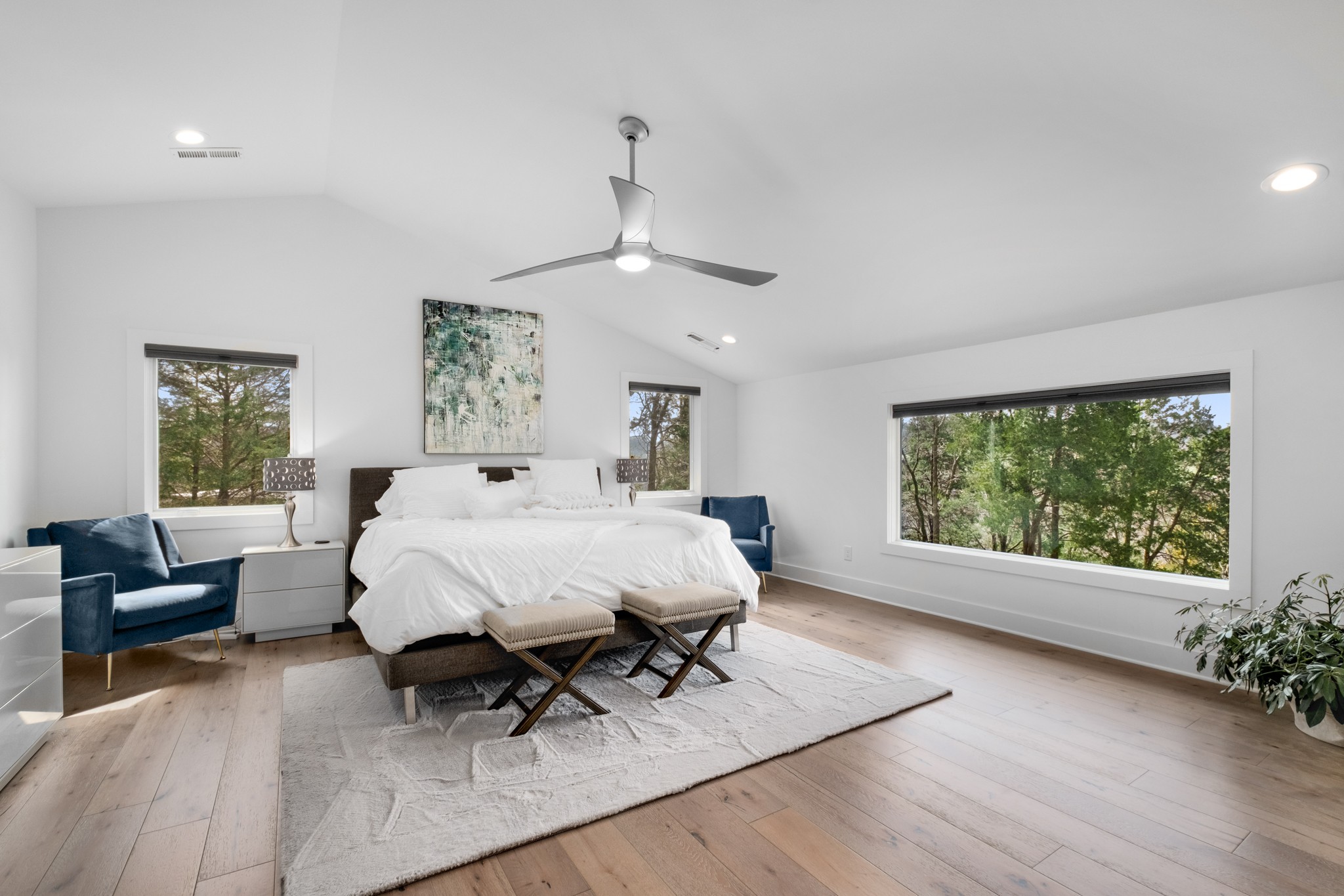 4628 Shys Hill Road Nashville, TN 37215 - Photo 27 of 42 a bed sitting in a spacious bedroom next to a window