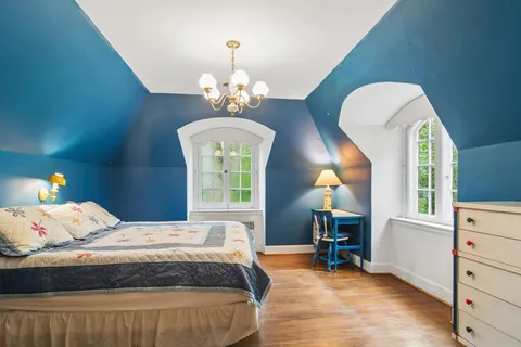 $875,000 | 102 Pine Road, Barrington, IL 60010