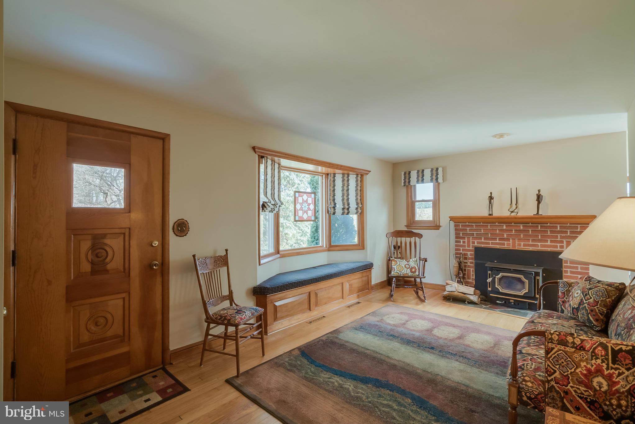 12930 Prices Distillery Road Clarksburg, MD 20871 - Photo 10 of 15 Living Room