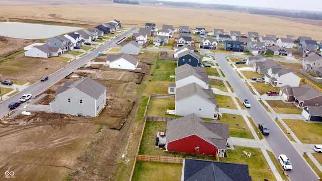 $325,000 | 1195 Andromeda Drive, Franklin, IN 46131