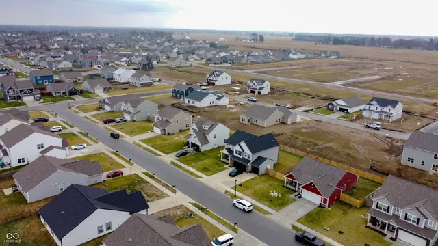 $325,000 | 1195 Andromeda Drive, Franklin, IN 46131