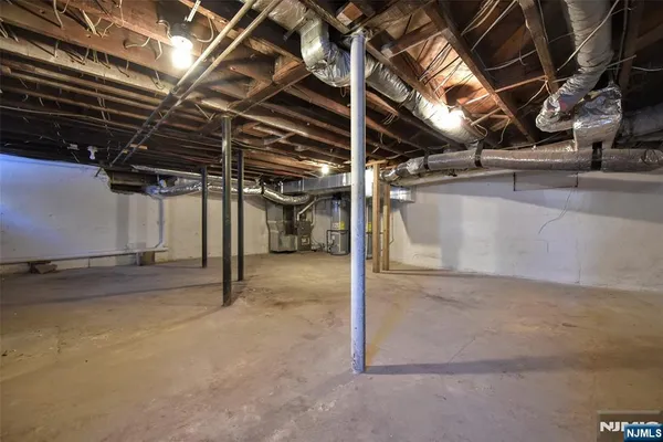 $3,300 | 383 Lafayette Avenue, Unit 1, Hawthorne, NJ 07506