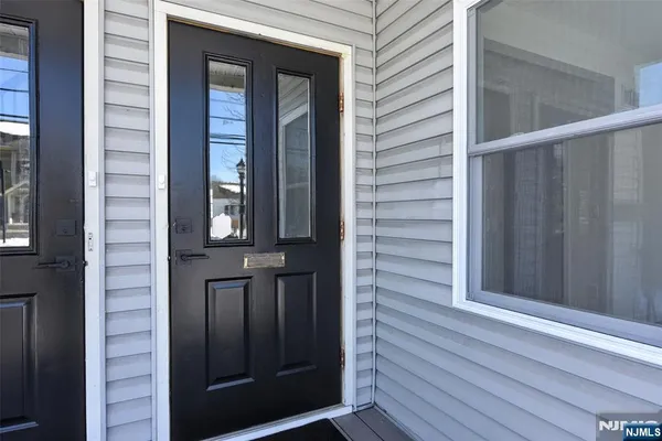 $3,300 | 383 Lafayette Avenue, Unit 1, Hawthorne, NJ 07506