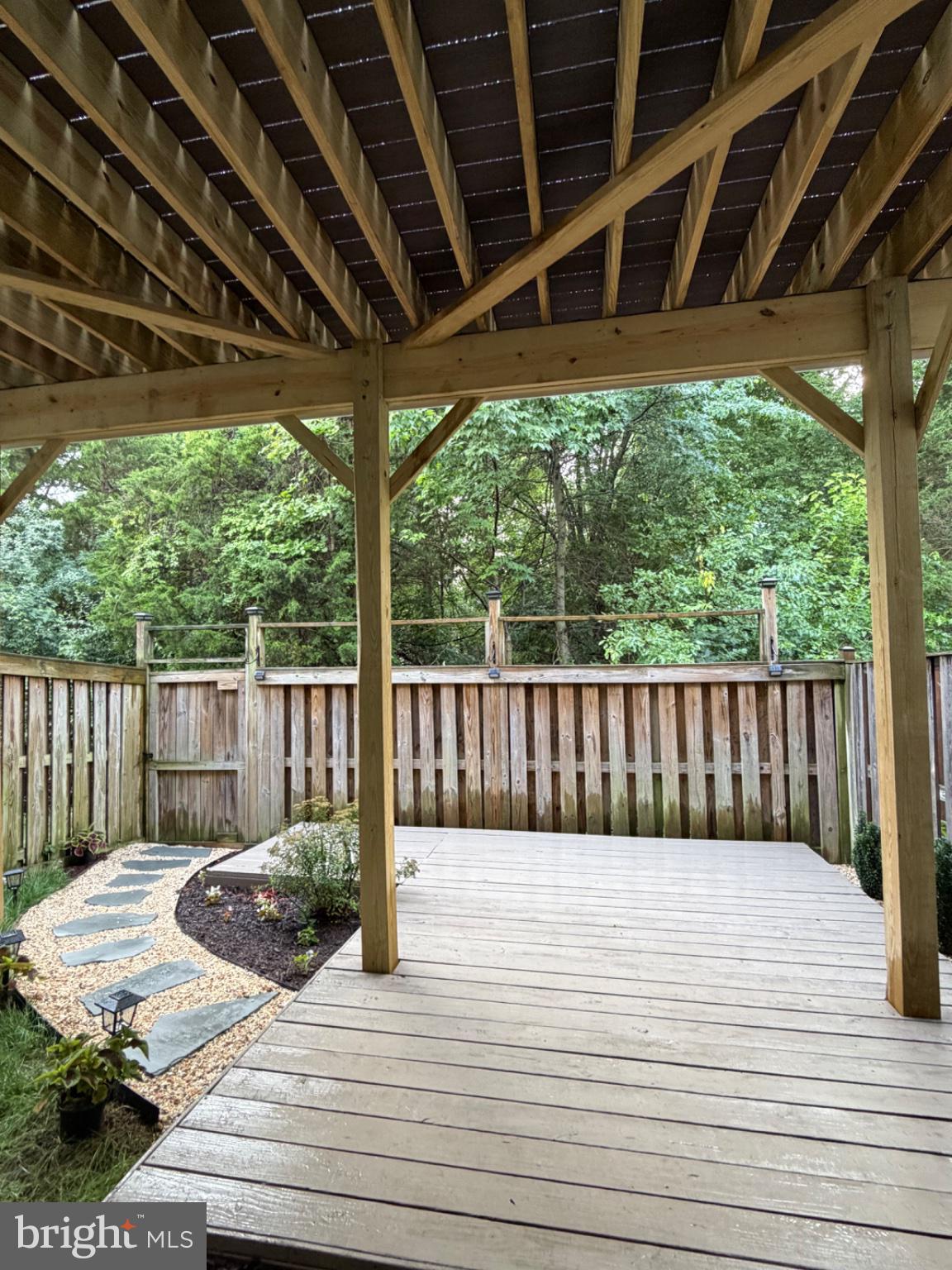 25333 Wakestone Terrace Chantilly, VA 20152 - Photo 58 of 109 Serene outdoor retreat with lush greenery.