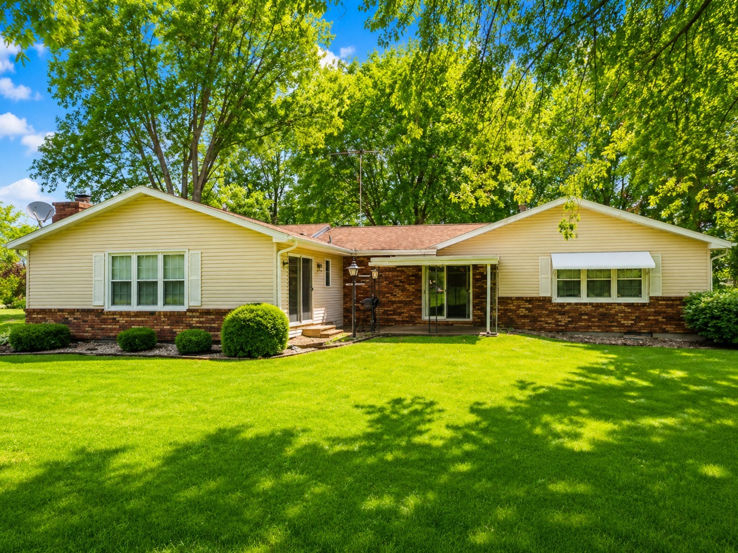 2104 Melvin Road Rock Falls, IL 61071 - Photo 2 of 20