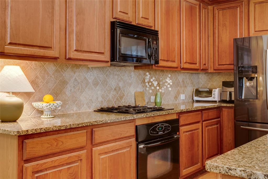 6838 Deseo Irving, TX 75039 - Photo 9 of 30