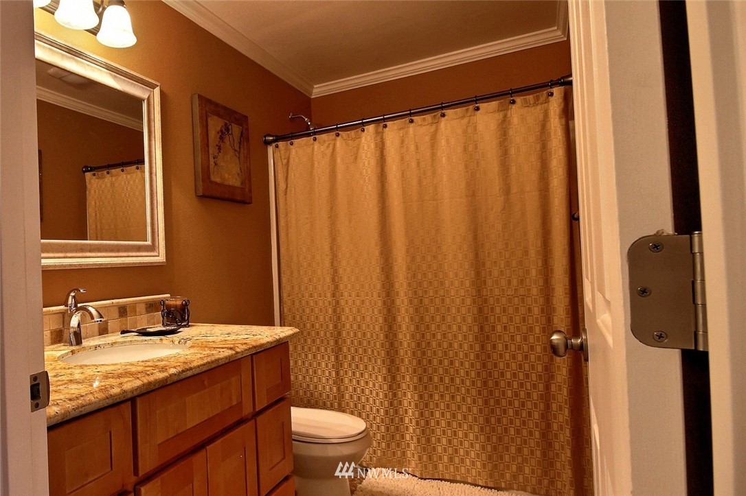 4616 Northeast 17th Street Renton, WA 98059 - Photo 11 of 17