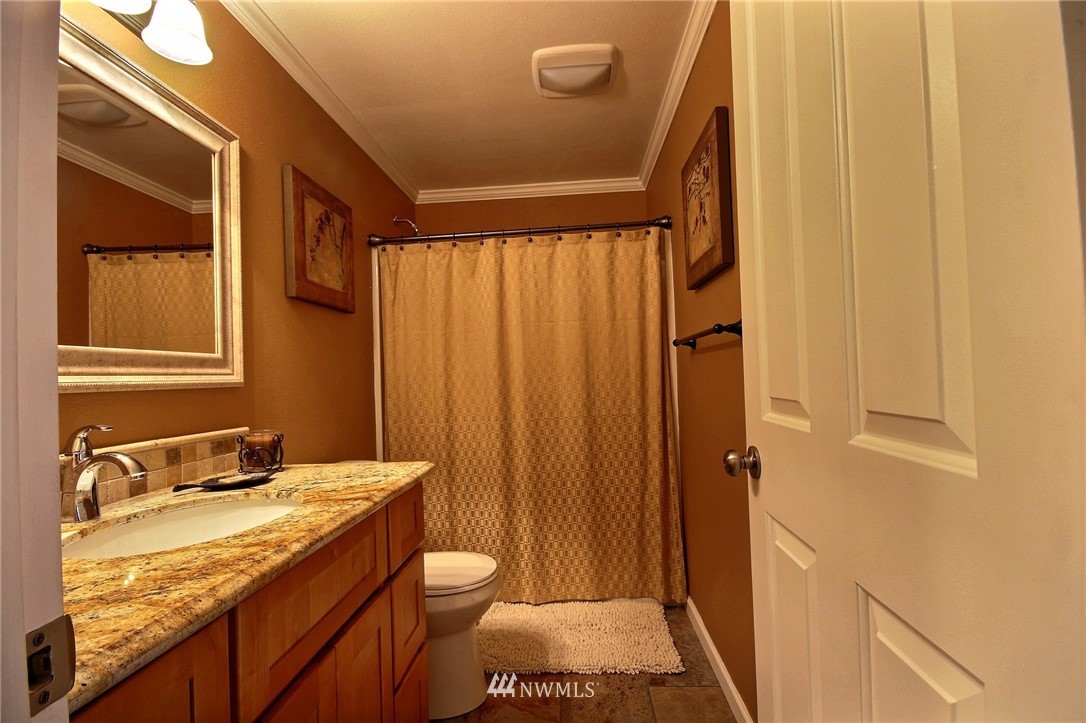 4616 Northeast 17th Street Renton, WA 98059 - Photo 12 of 17