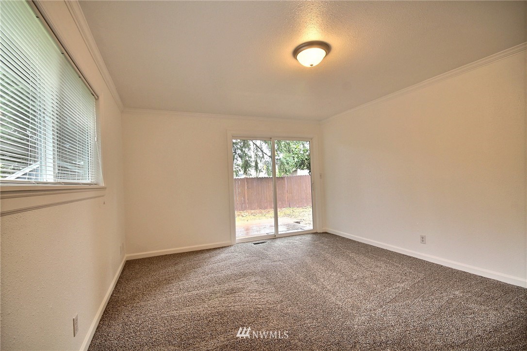 4616 Northeast 17th Street Renton, WA 98059 - Photo 15 of 17