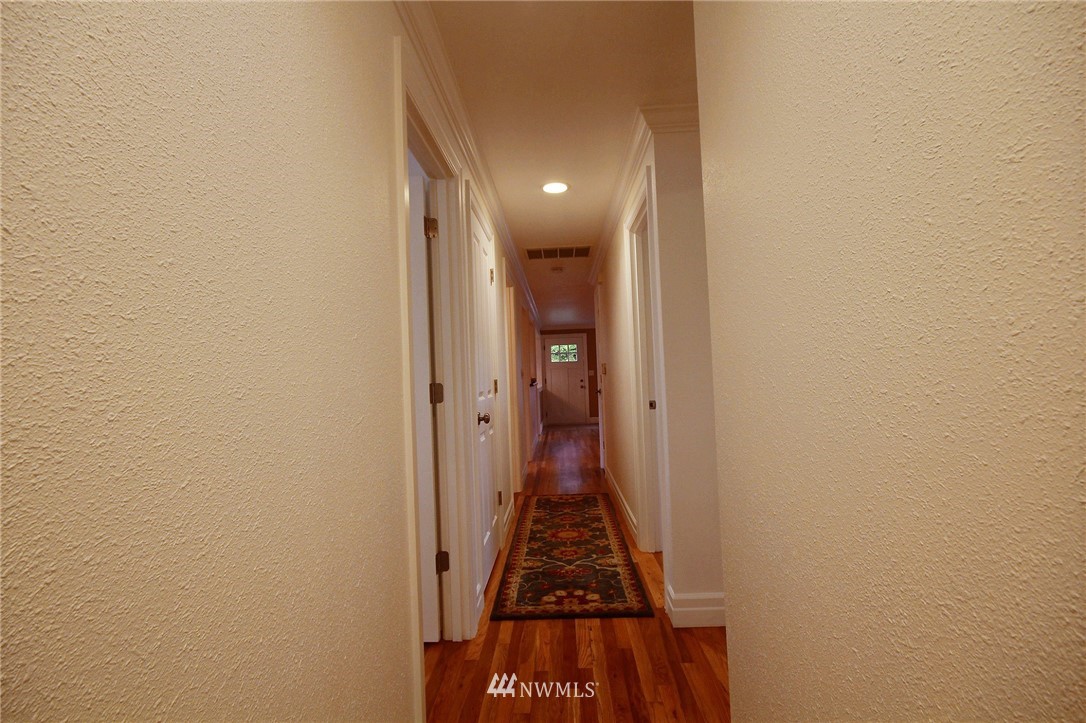 4616 Northeast 17th Street Renton, WA 98059 - Photo 17 of 17