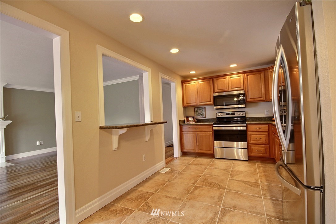4616 Northeast 17th Street Renton, WA 98059 - Photo 5 of 17