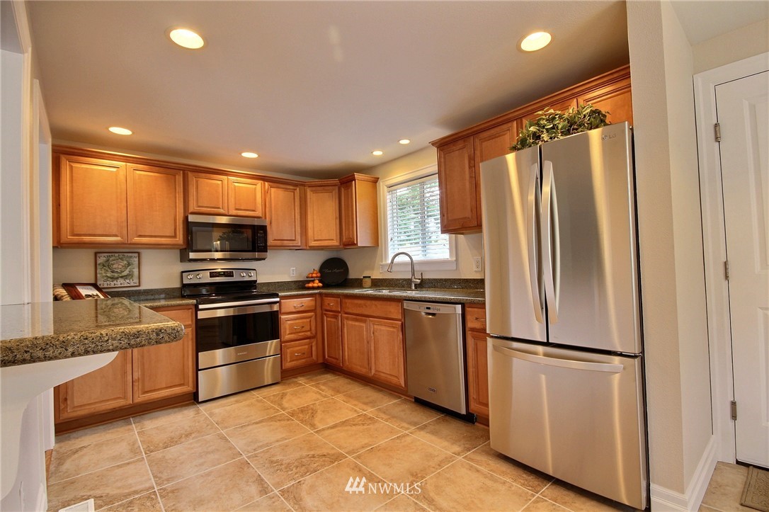 4616 Northeast 17th Street Renton, WA 98059 - Photo 6 of 17