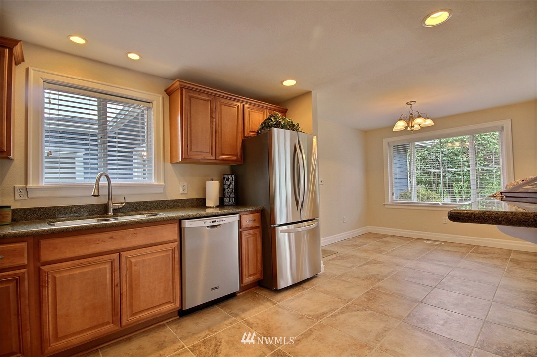 4616 Northeast 17th Street Renton, WA 98059 - Photo 7 of 17