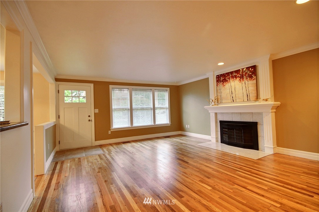 4616 Northeast 17th Street Renton, WA 98059 - Photo 9 of 17