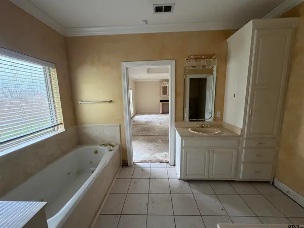 $434,000 | 120 Burton Drive, Longview, TX 75603