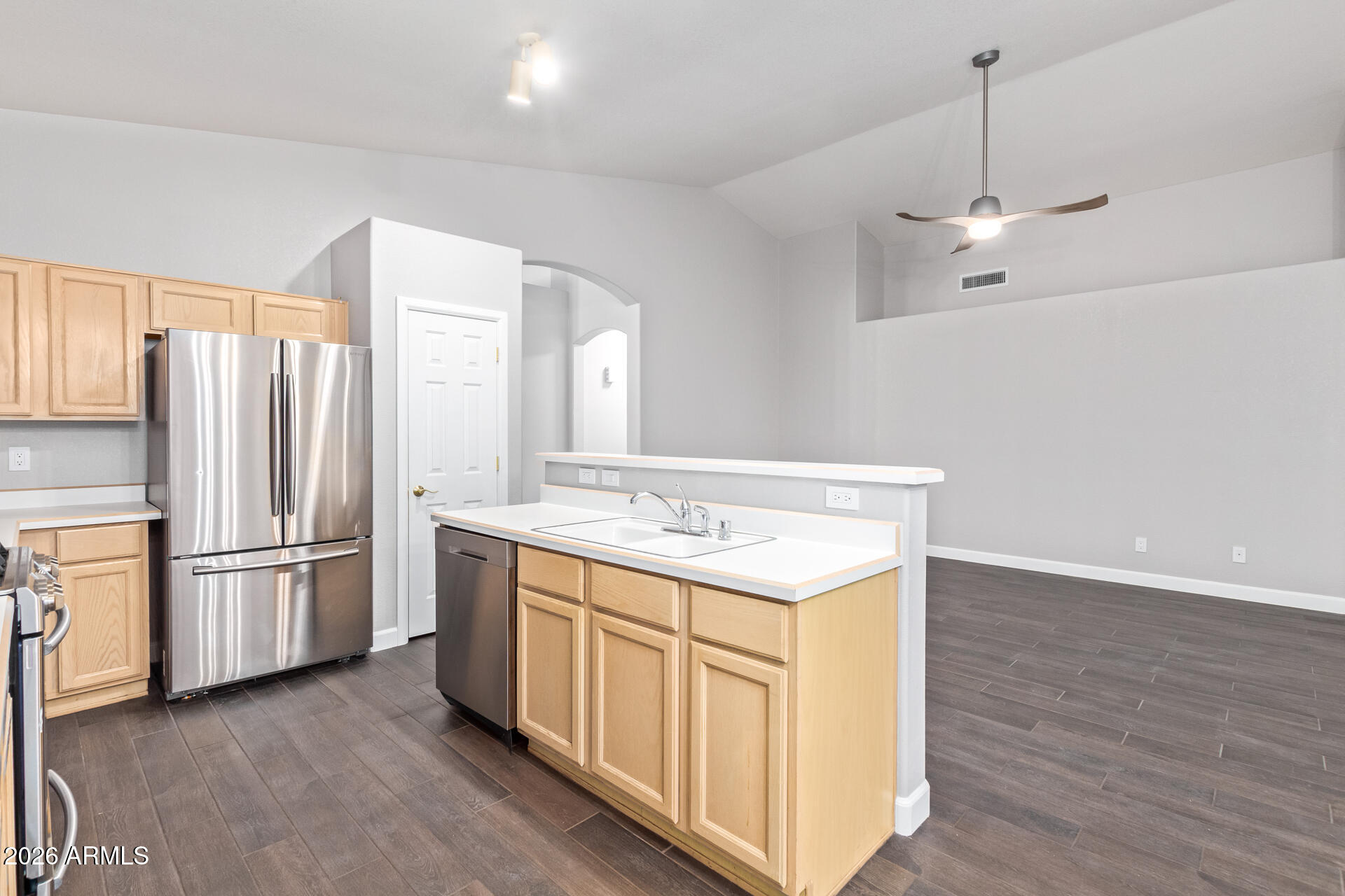 1004 West Beverly Lane Phoenix, AZ 85023 - Photo 11 of 40 18-Beverly