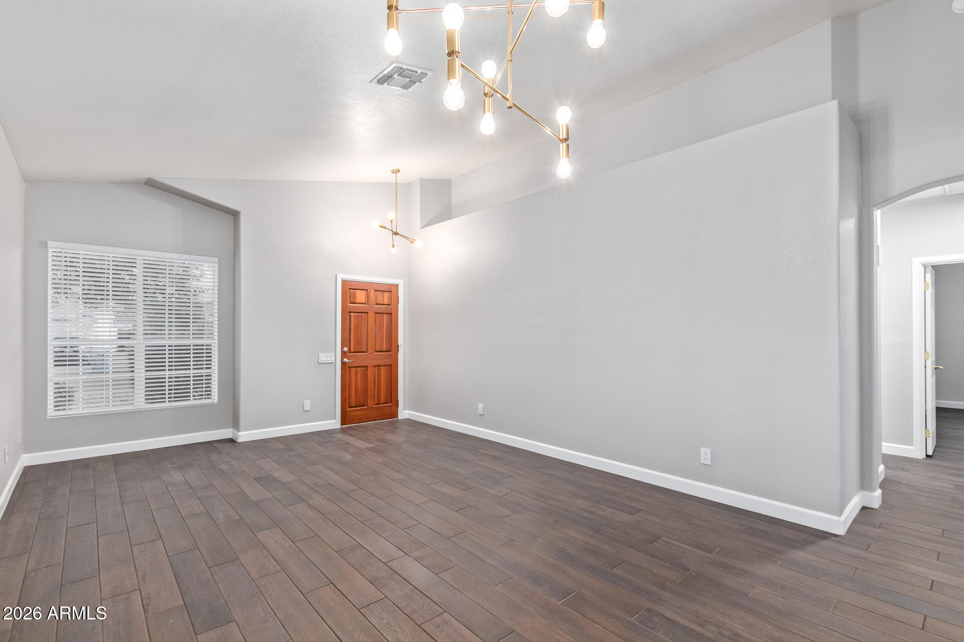 1004 West Beverly Lane Phoenix, AZ 85023 - Photo 8 of 40 07-Beverly