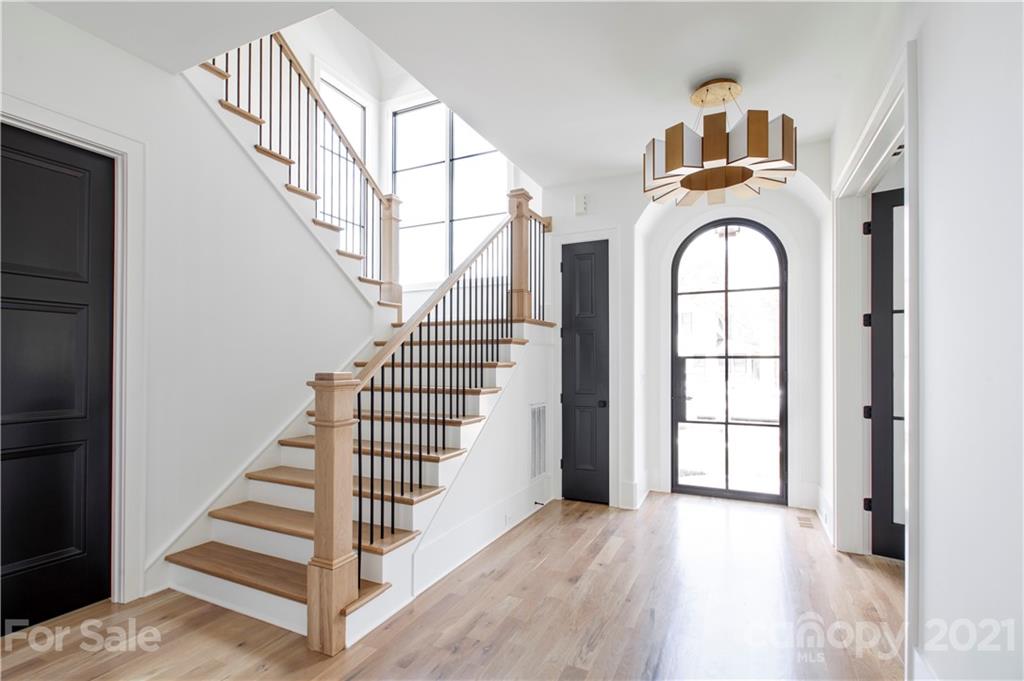 5028 Gilchrist Road Charlotte, NC 28211 - Photo 4 of 30 Gallery Image 4