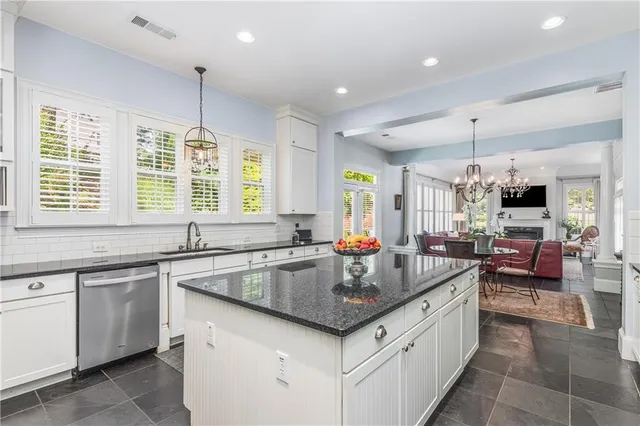 $679,000 | 200 Edinburgh Lane, Woodstock, GA 30188